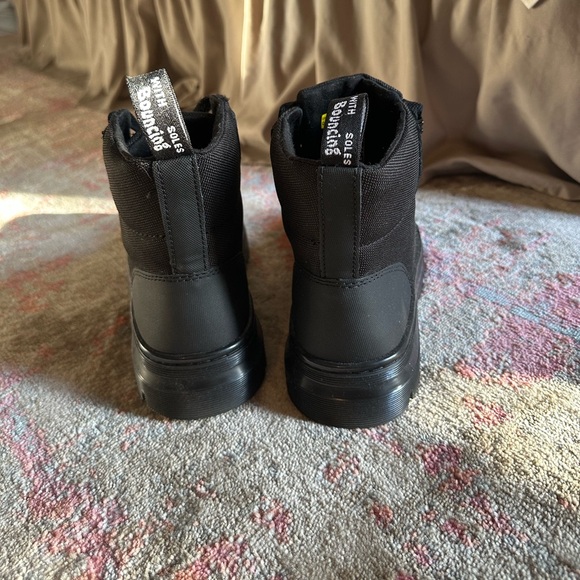 • Dr. Martens Women’s Boot • - Picture 3 of 6